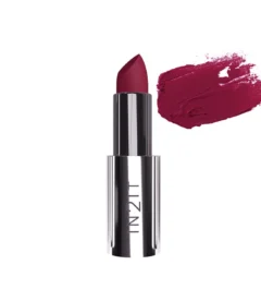 أحمر شفاه "لافيش ساتين" (Lavish Satin Lipstick) من إن تو إت (In2It) - درجة "بيري نوار" (Berry Noir - Lsl04)